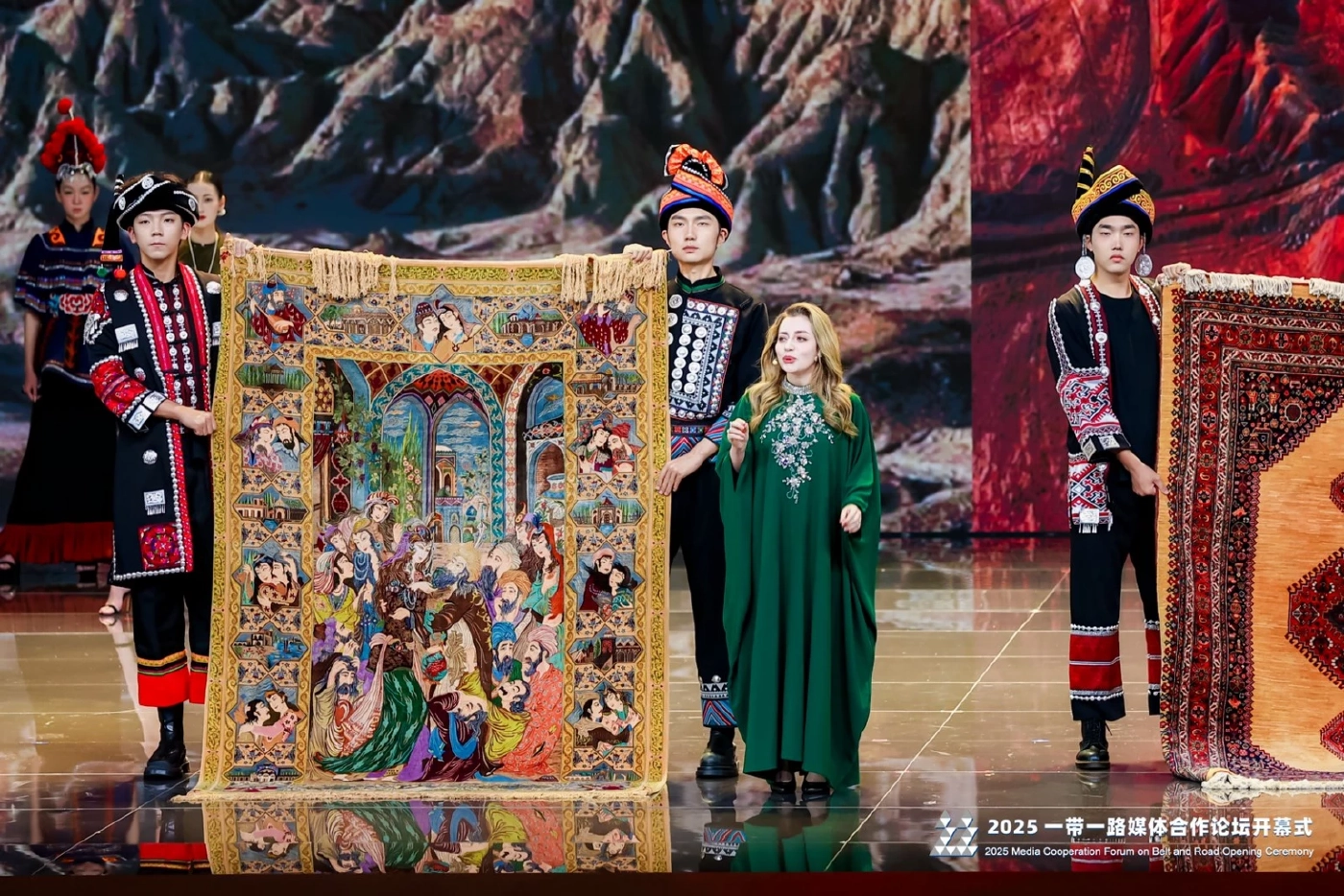 People's Daily เจ้าภาพประชุมสื่อโลกเสริมความร่วมมือ BRI