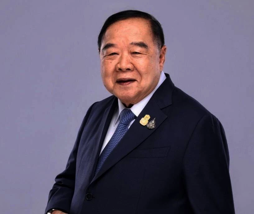 "บิ๊กป้อม" ประกาศ "ไม่รับตำแหน่ง" ยืนยันพร้อมทำงานเบื้องหลัง