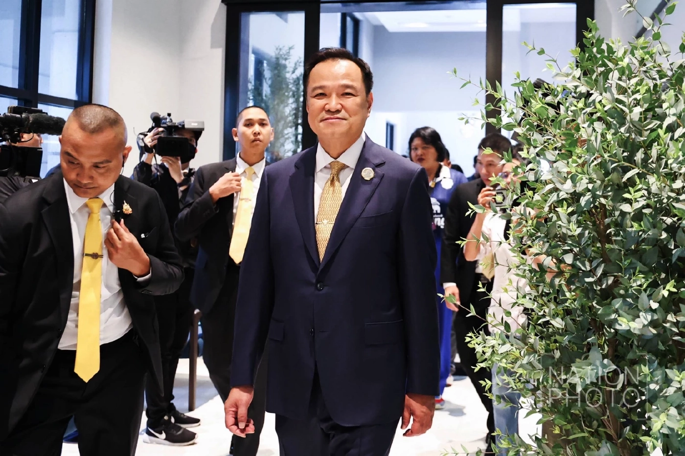 "นายกฯหนู" บอก ไม่มีคำว่า VIP สำหรับ "ทักษิณ"