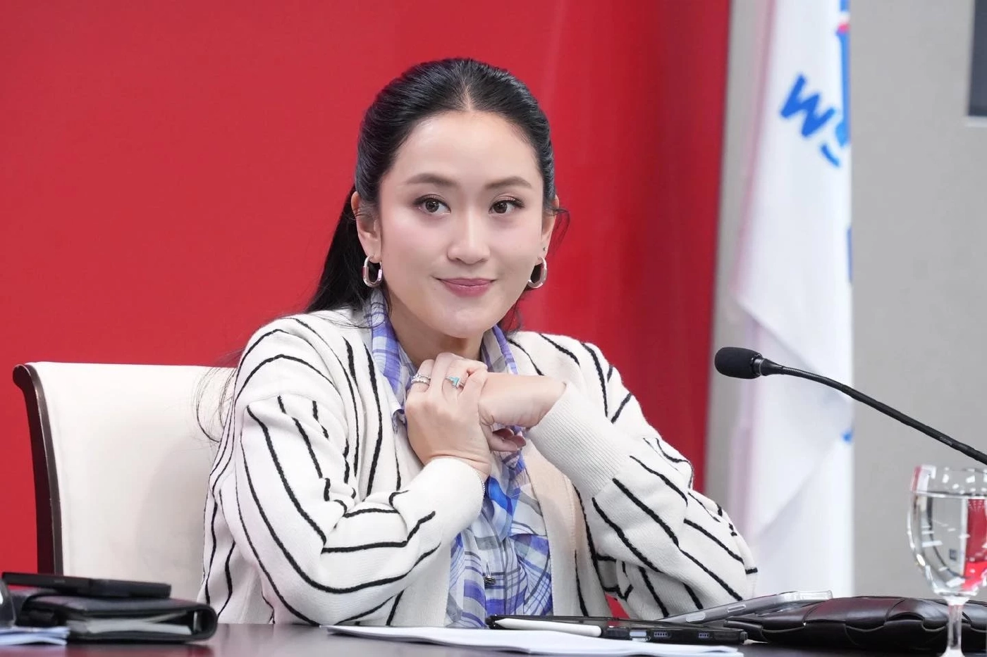 แพทองธาร ชินวัตร  อดีตนายกรัฐมนตรีและหัวหน้าพรรคเพื่อไทย