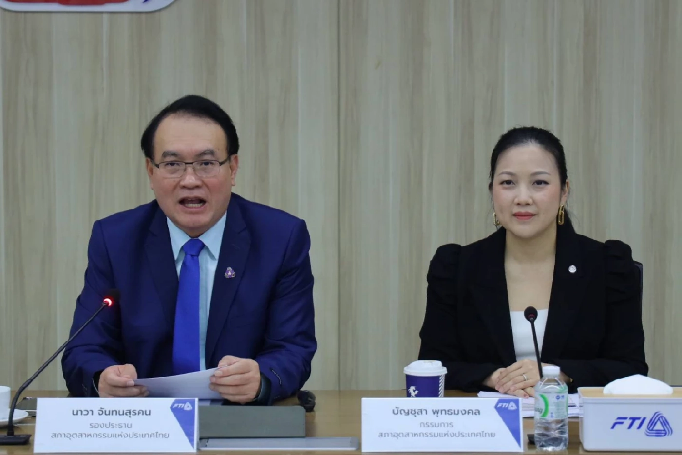 เชื่อมั่นอุตฯ ร่วงต่อเนื่อง จับตา ‘คนละครึ่ง’ พยุงกำลังซื้อ