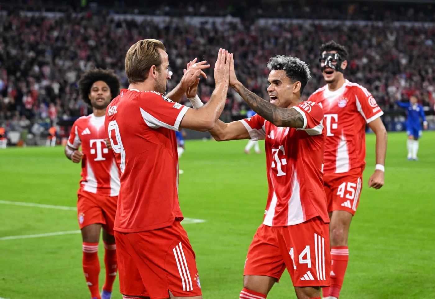 เจาะลึก 5 ประเด็นเด็ด UCL นัดแรก: จากการทุบสถิติ สู่ปาฏิหาริย์ของทีมรองบ่อน