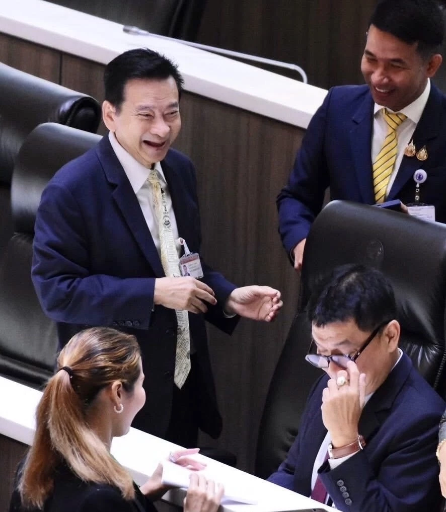 ชัชวาลล์ คงอุดม อาสาแบกพรรค รทสช.ไปต่อ