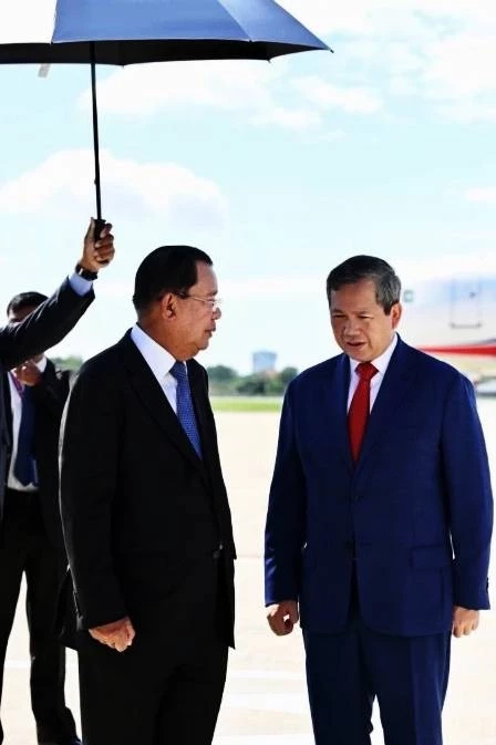 ดร.สามารถ โพสต์เตือน "ฮุน มาเนต" ส่งสัญญาณอะไรถึง "อนุทิน"