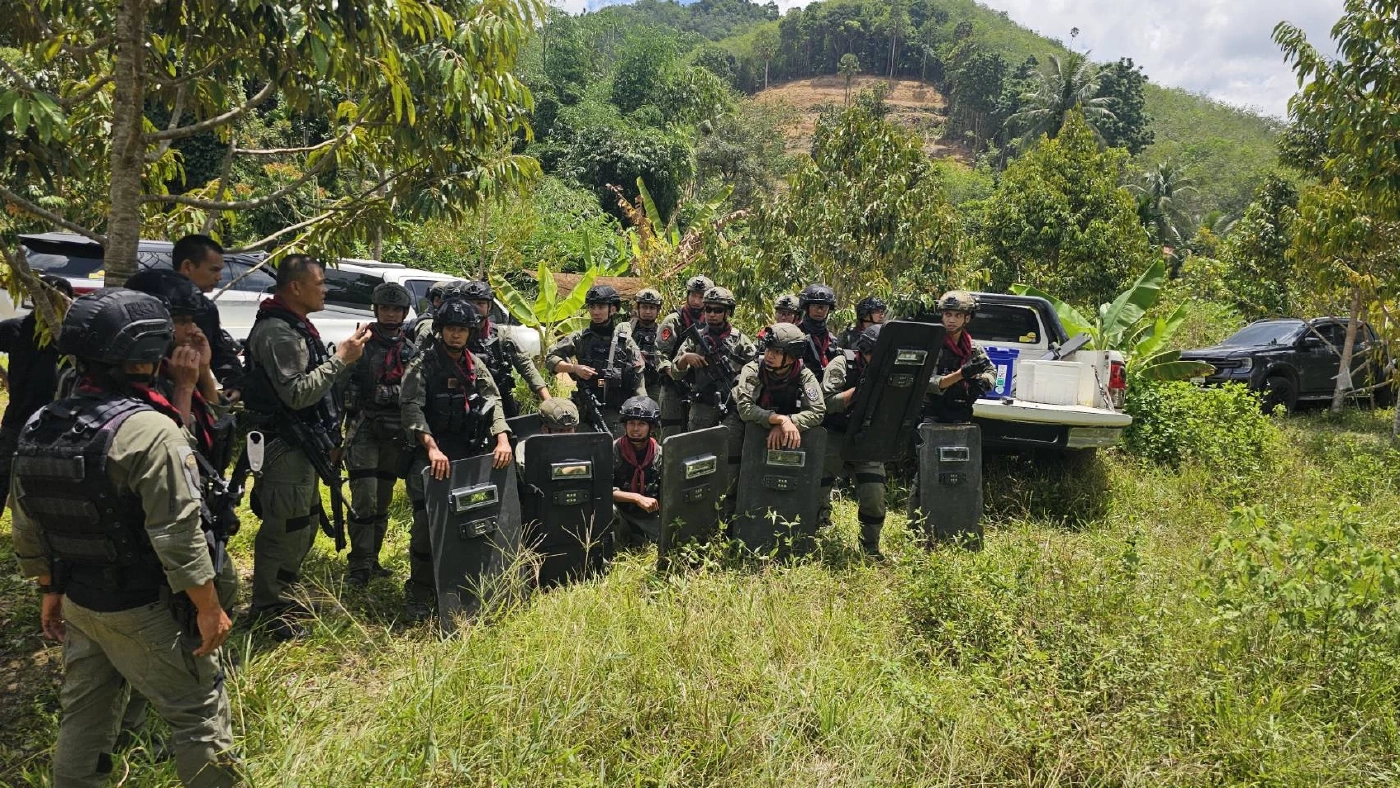 ทหารปะทะเดือดกลุ่มก่อความไม่สงบ! ส่งกำลังเสริมรถตกเหว เจ็บ 8 นาย