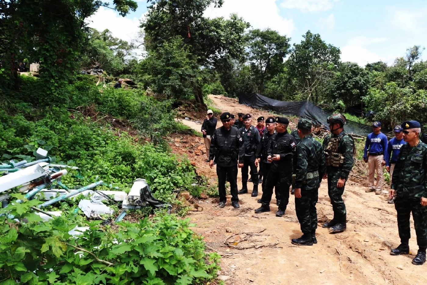 "พล.อ.ทรงวิทย์" ตรวจเยี่ยม ตชด. พื้นที่ "ปราสาทตาควาย-ภูมะเขือ" ชื่นชมกำลังพลปฏิบัติหน้าที่