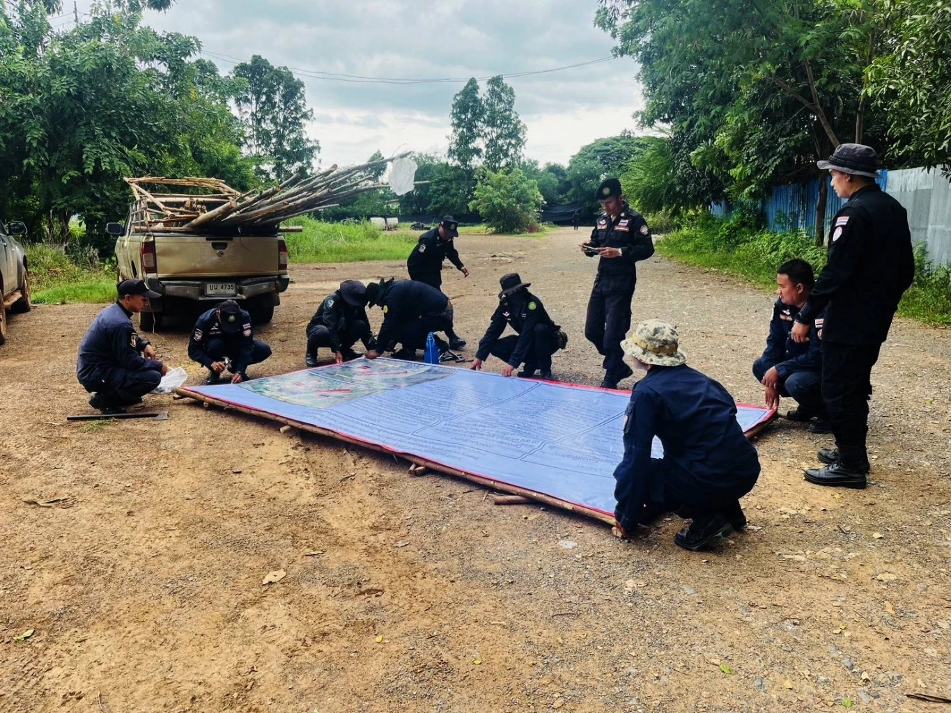 "ผู้ว่าฯ สระแก้ว" สั่งติดป้ายให้ "ชาวกัมพูชา" รื้อถอน-ย้ายออก จาก "บ้านหนองจาน" (มีคลิป)