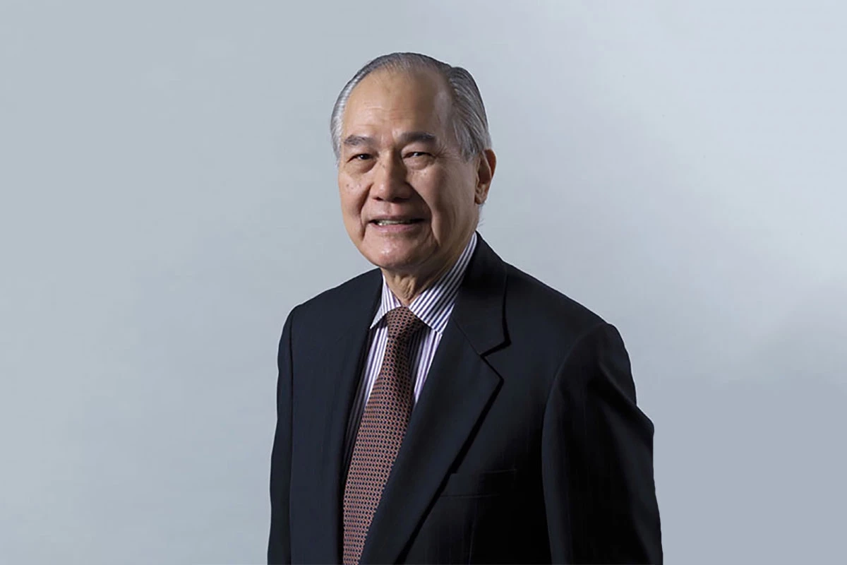 อานันท์ ปันยารชุน  อดีตนายกรัฐมนตรี 