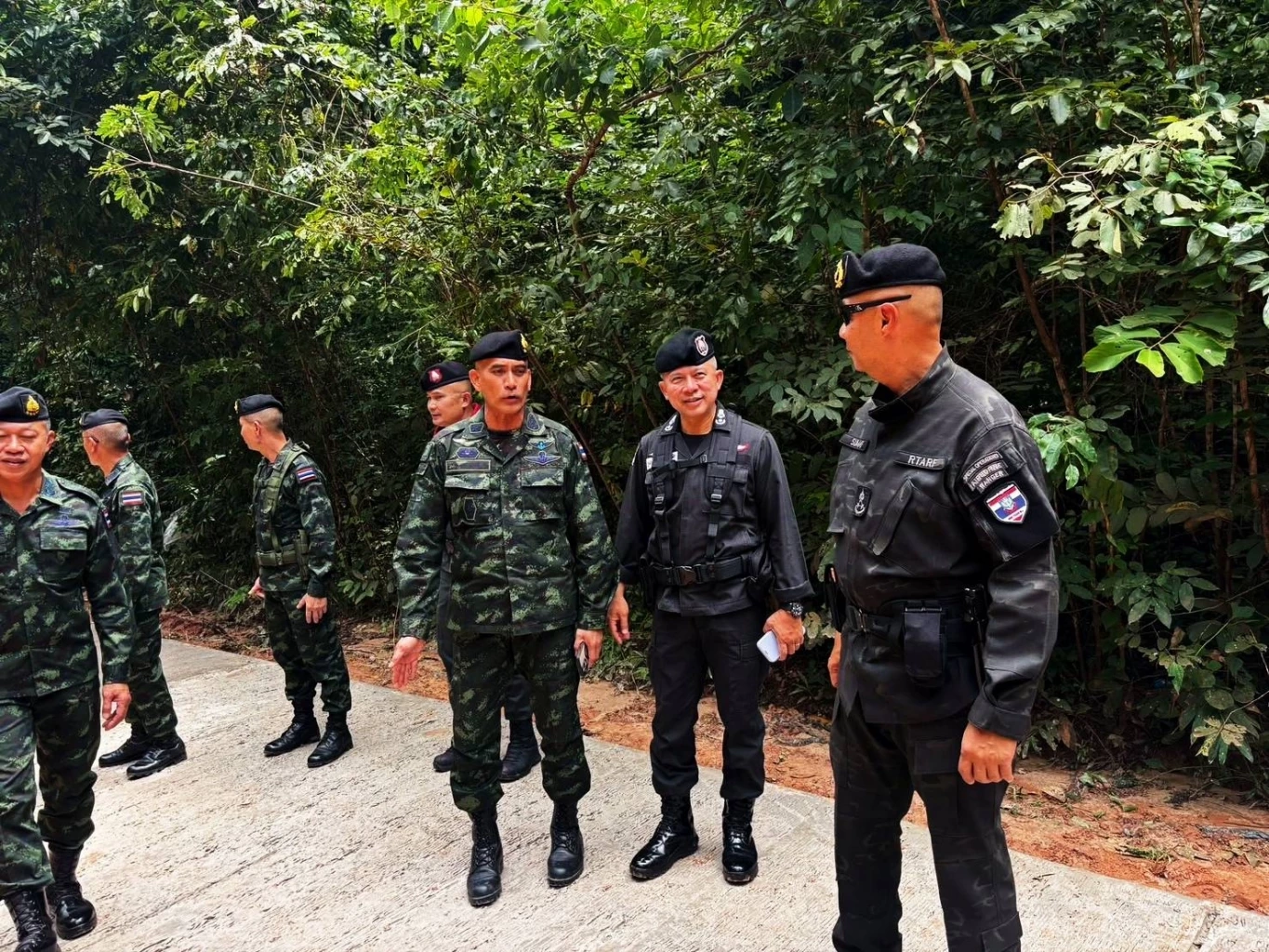 "พล.อ.ทรงวิทย์" ตรวจเยี่ยม ตชด. พื้นที่ "ปราสาทตาควาย-ภูมะเขือ" ชื่นชมกำลังพลปฏิบัติหน้าที่