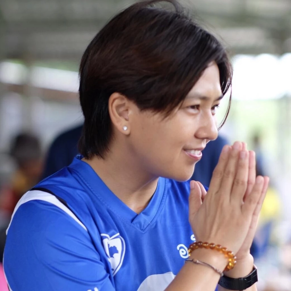 จินณ์ตวรรณ ไตรสรณกุล