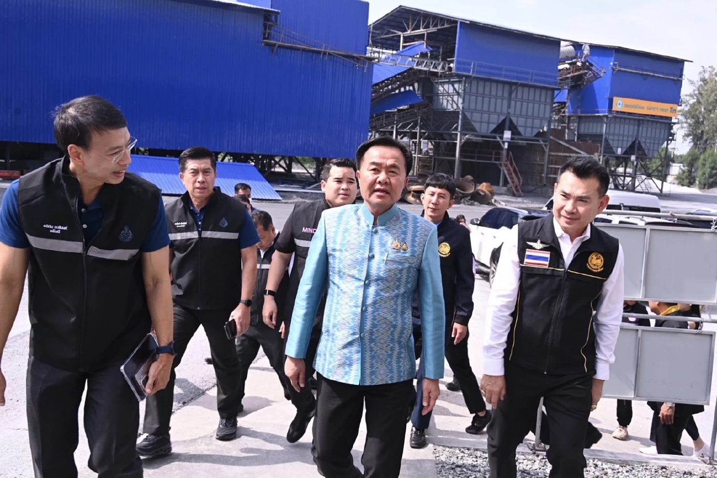 รมช.อุตสาหกรรม ตรวจเหมืองเขาเชิงเทียนต้นแบบ “เหมืองแร่สีเขียว”