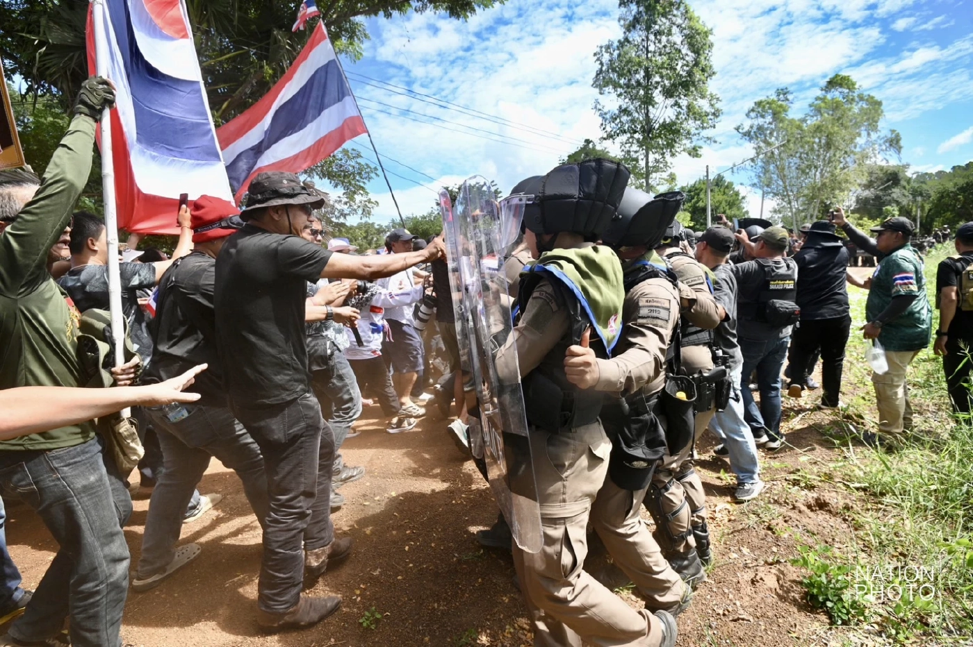 กกล.บูรพา เบรก “วีระ” ยุตินำมวลชนบ้าน ที่รุกล้ำบ้านหนองจาน