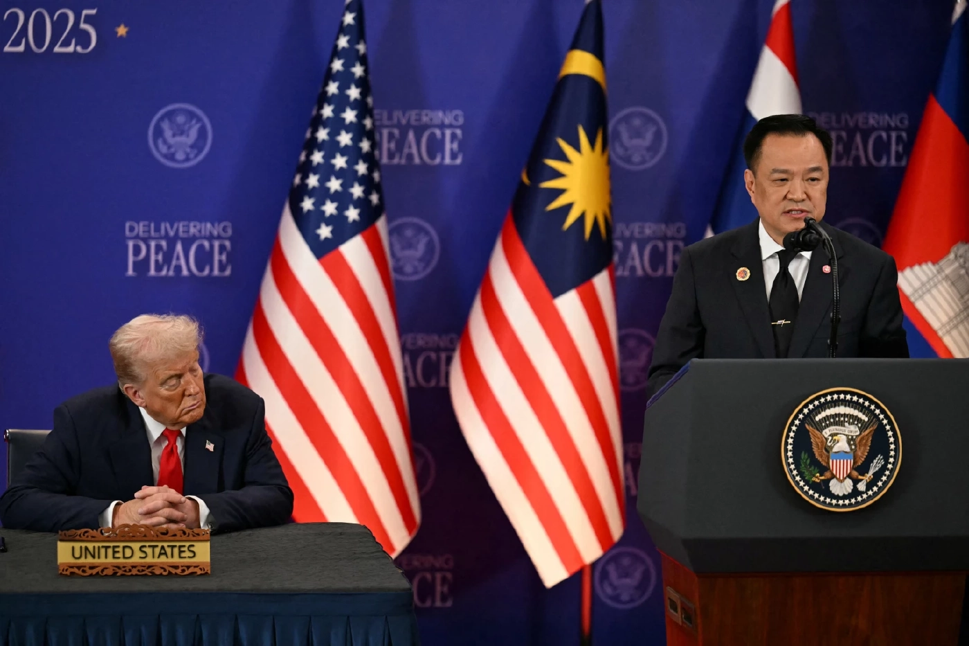 เปิดถ้อยแถลงร่วมไทย-กัมพูชา "อนุทิน-ฮุน มาเนต" เซ็น "ทรัมป์-อันวาร์" เป็นพยาน เดินหน้าสู่สันติภาพ