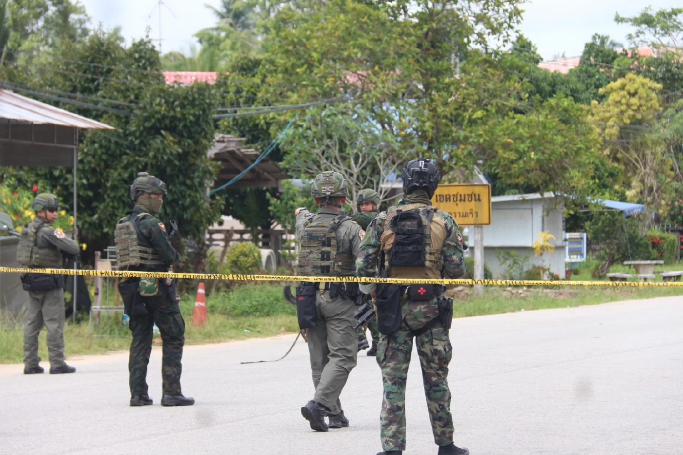 วางระเบิด \"ร้านน้ำชา\" อ.ยี่งอ ตำรวจเจ็บ 2 ชาวบ้านเจ็บ 8 สาหัส 4 ราย