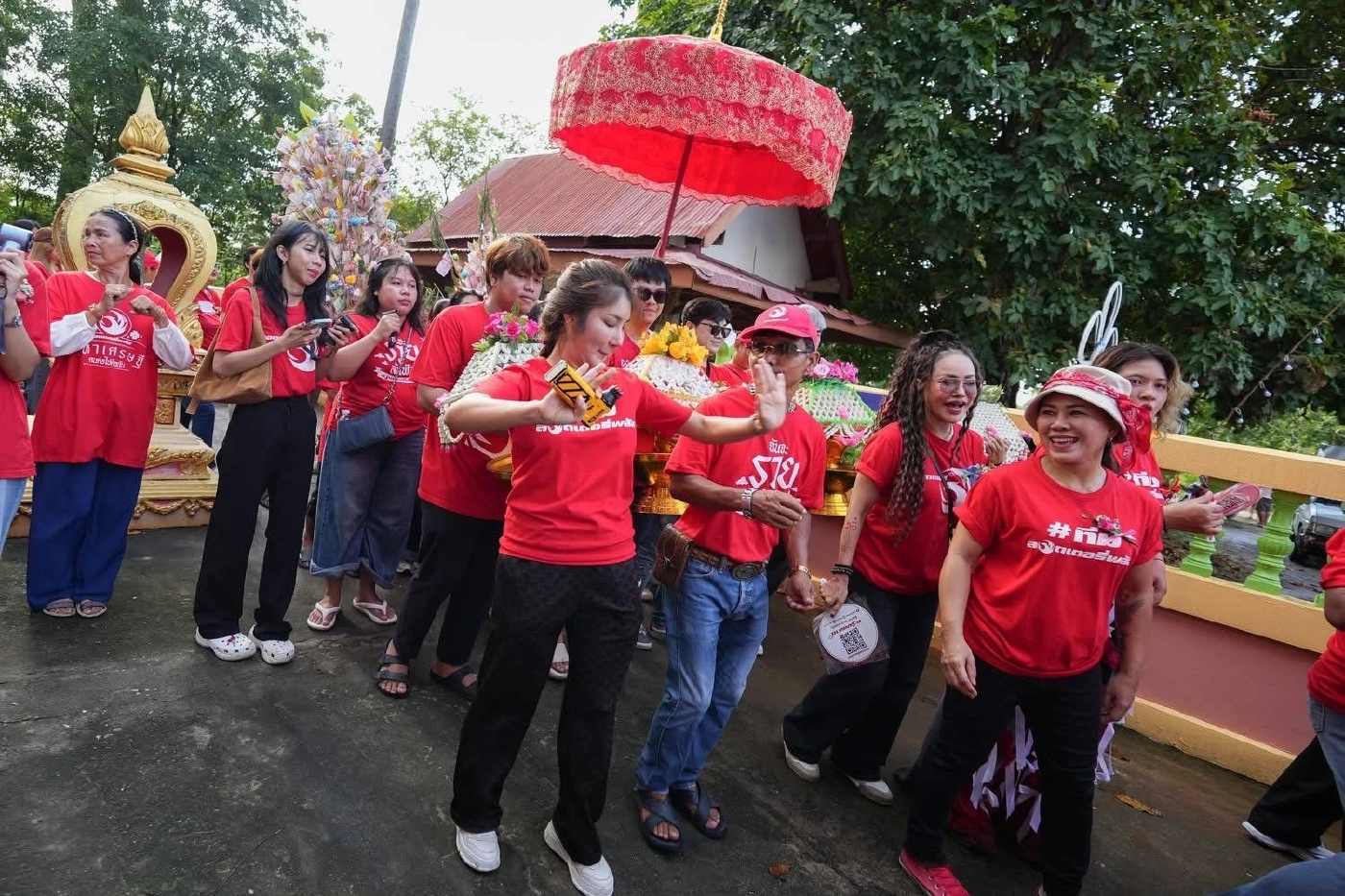 “ลอตเตอรี่พลัส” เจ้าภาพกฐินวัดตานาด อุทัยธานี อิ่มบุญถ้วนหน้า