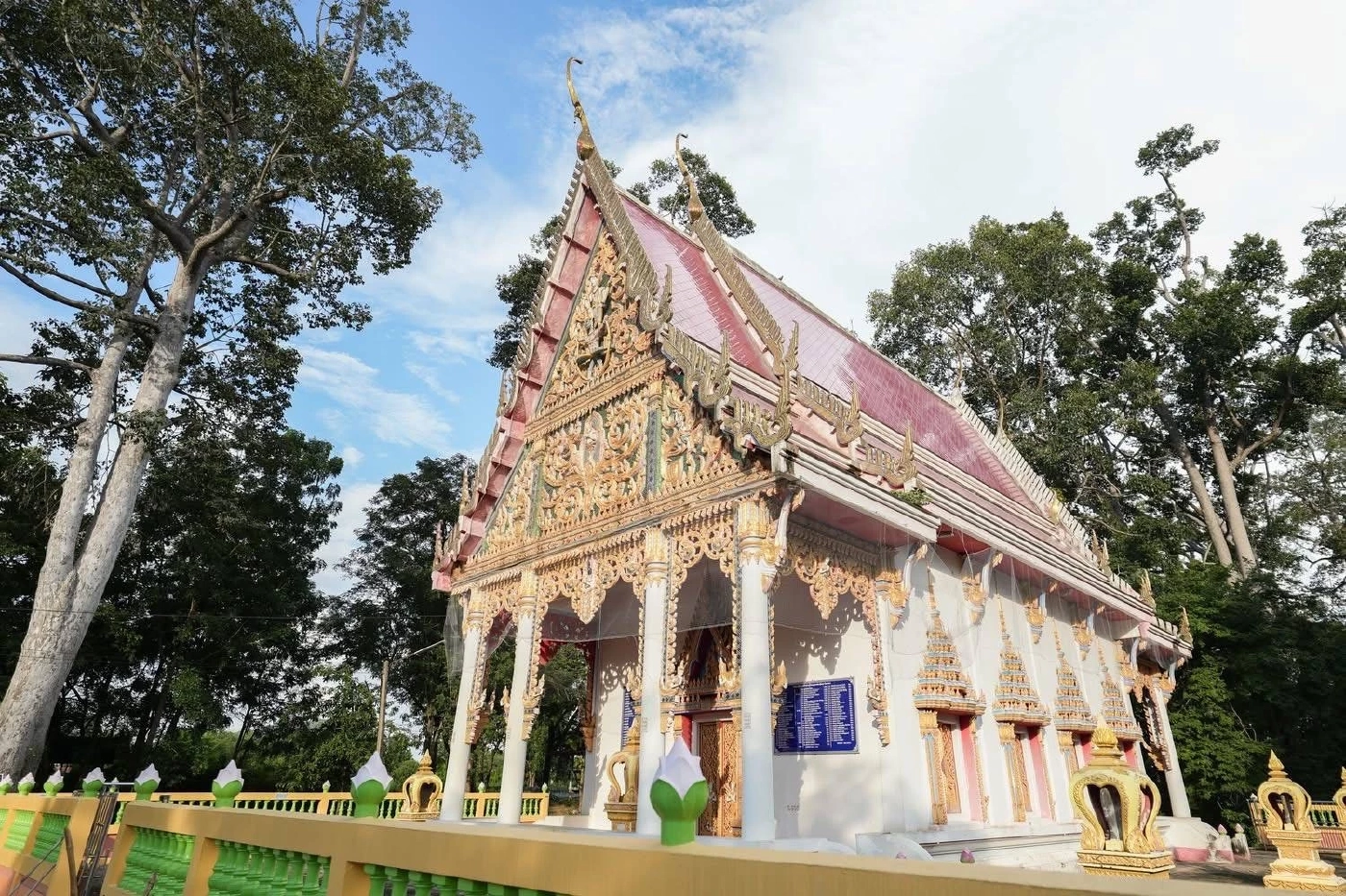 “ลอตเตอรี่พลัส” เจ้าภาพกฐินวัดตานาด อุทัยธานี อิ่มบุญถ้วนหน้า