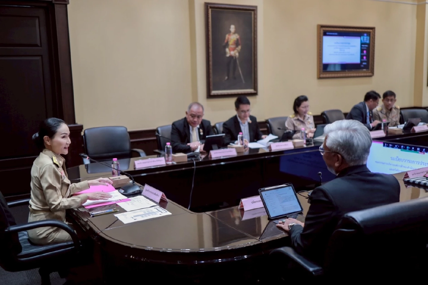 “นฤมล” ถกบอร์ด สกสค.เคาะงบพัน ล.พิมพ์แบบเรียน 69 มั่นใจทันเปิดเทอม