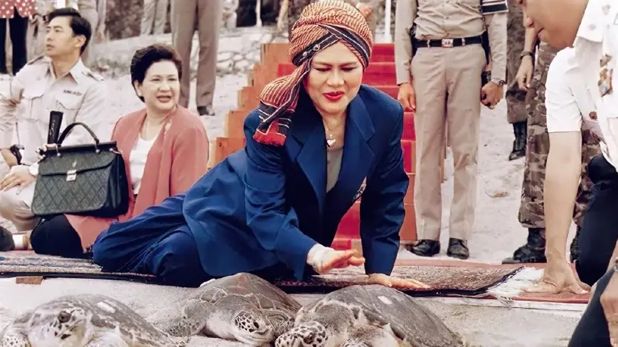 สายใยแห่งความรัก ถักทอพระราชปณิธาน จาก "สมเด็จพระพันปีหลวง” ถึง "เจ้าฟ้าสิริวัณณวรีฯ"