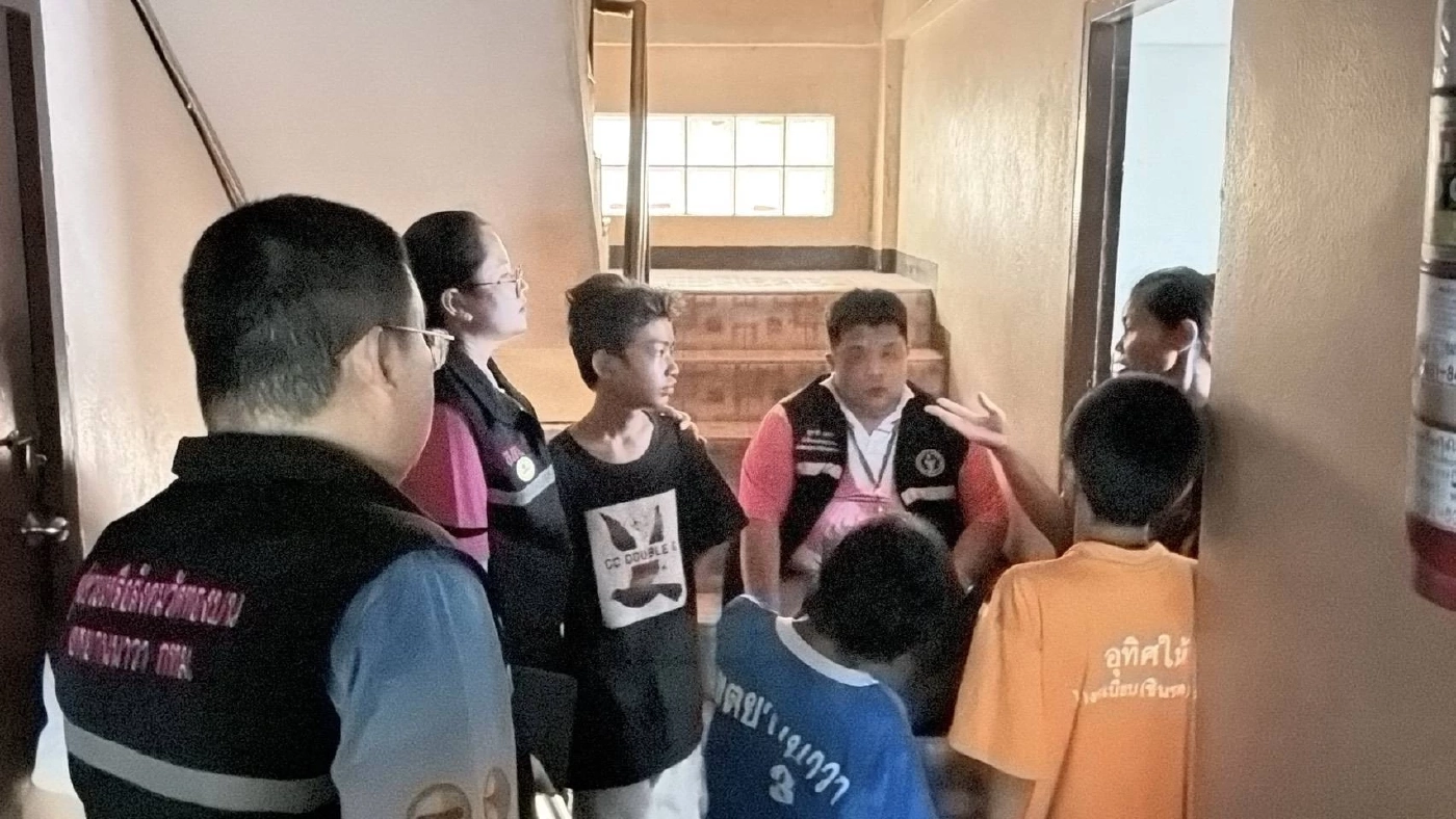 พุทธิพัชร์ ส.ก.ยานนาวา เร่งช่วยเหลือเยาวชนถูกทิ้งนอนปั๊มน้ำมัน