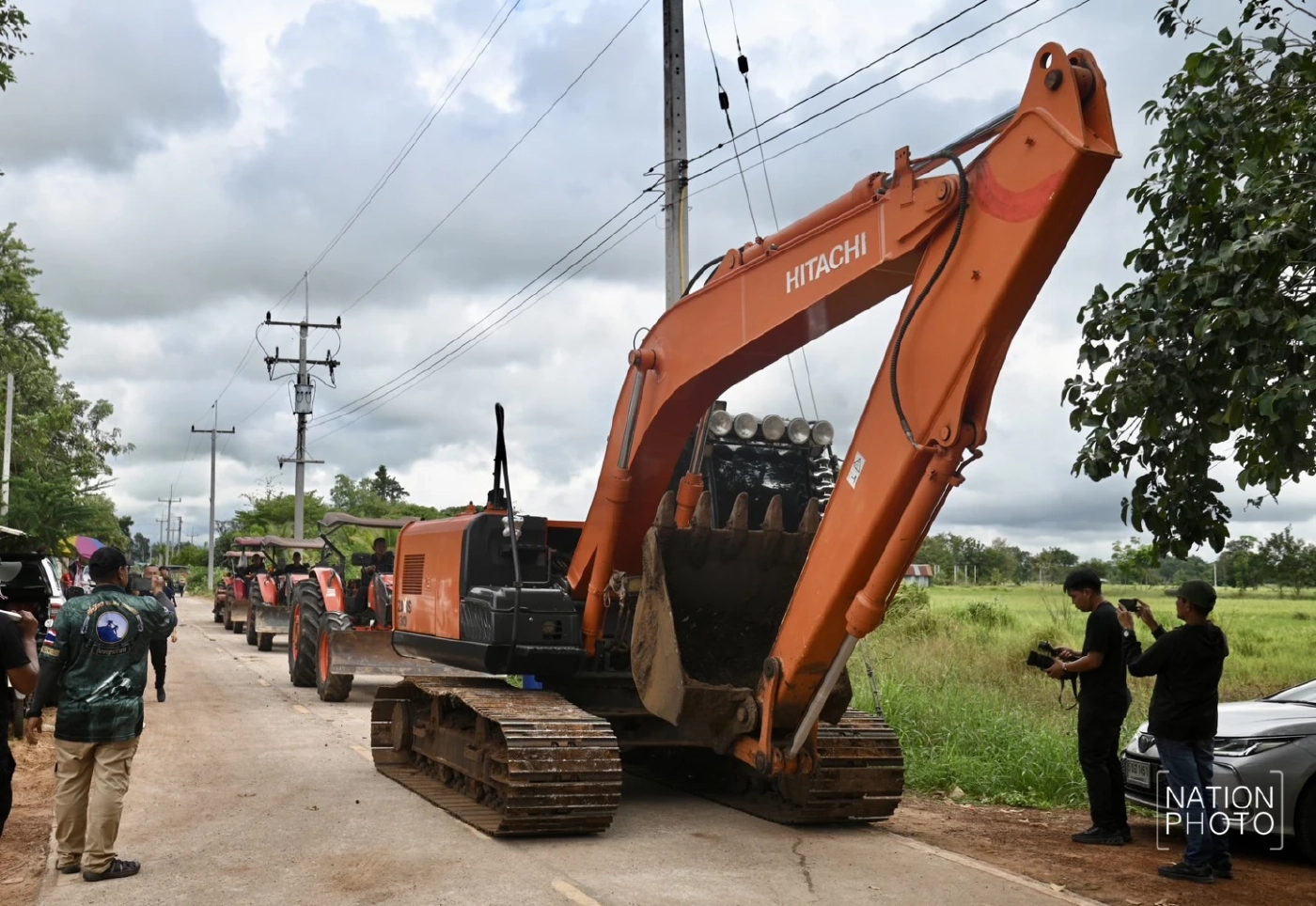 "บิ๊กดุลย์" ขอ "วีระ" อย่ากดดันทหาร รัฐบาลมีกลไกแก้ปัญหาอยู่แล้ว