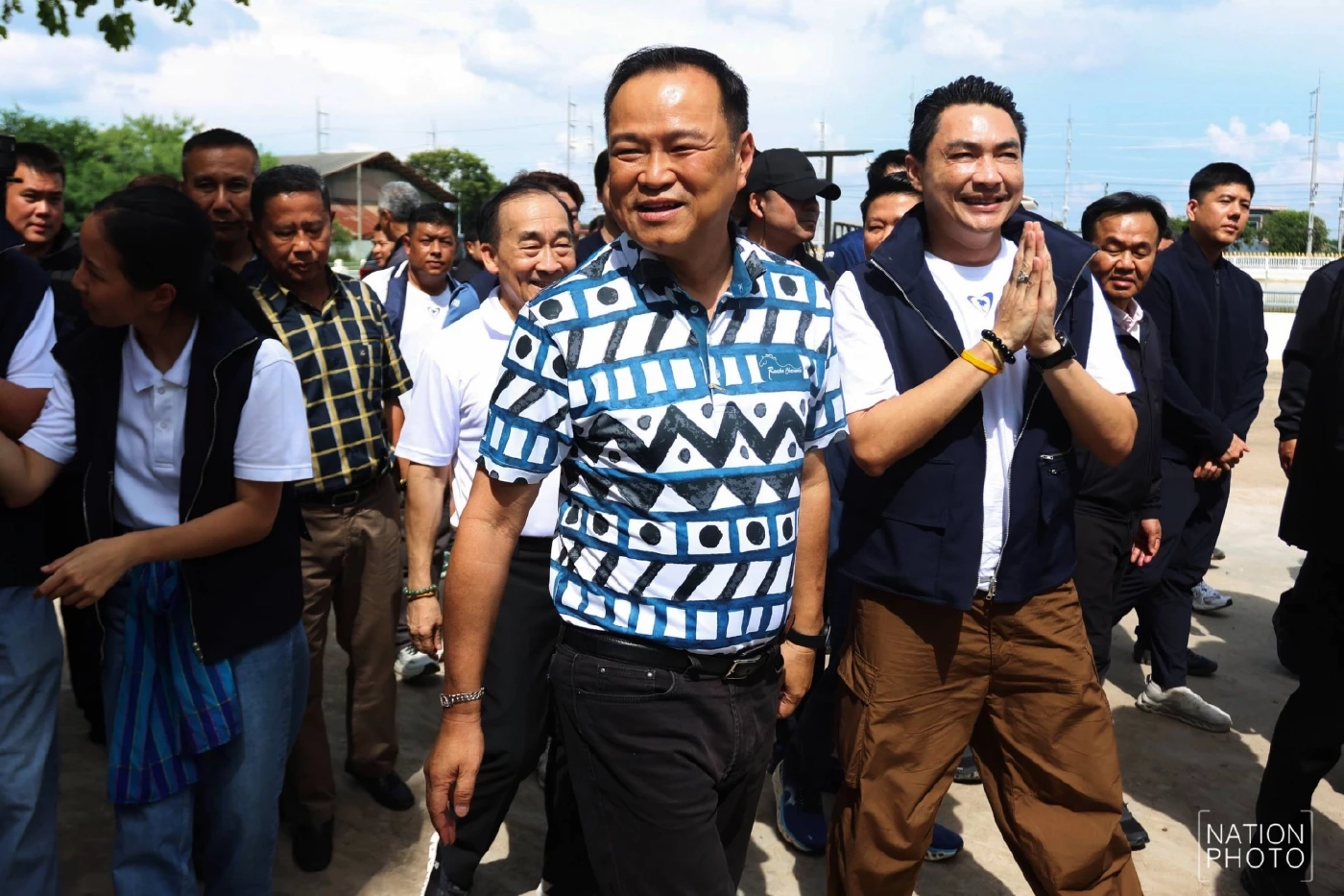 \"นายกฯอนุทิน\" ยอมใจ \"กัน จอมพลัง\" ชี้ \"ช่วยชายแดนมากกว่ารัฐ\"