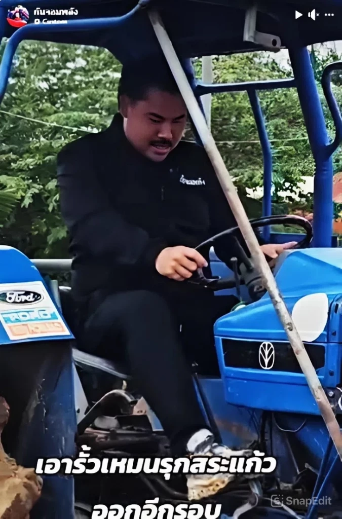 สะใจคนไทย! \"กัน จอมพลัง\" ขับรถไถพุ่งชนรั้ว \"กัมพูชา\" พังกระจุย (มีคลิป)