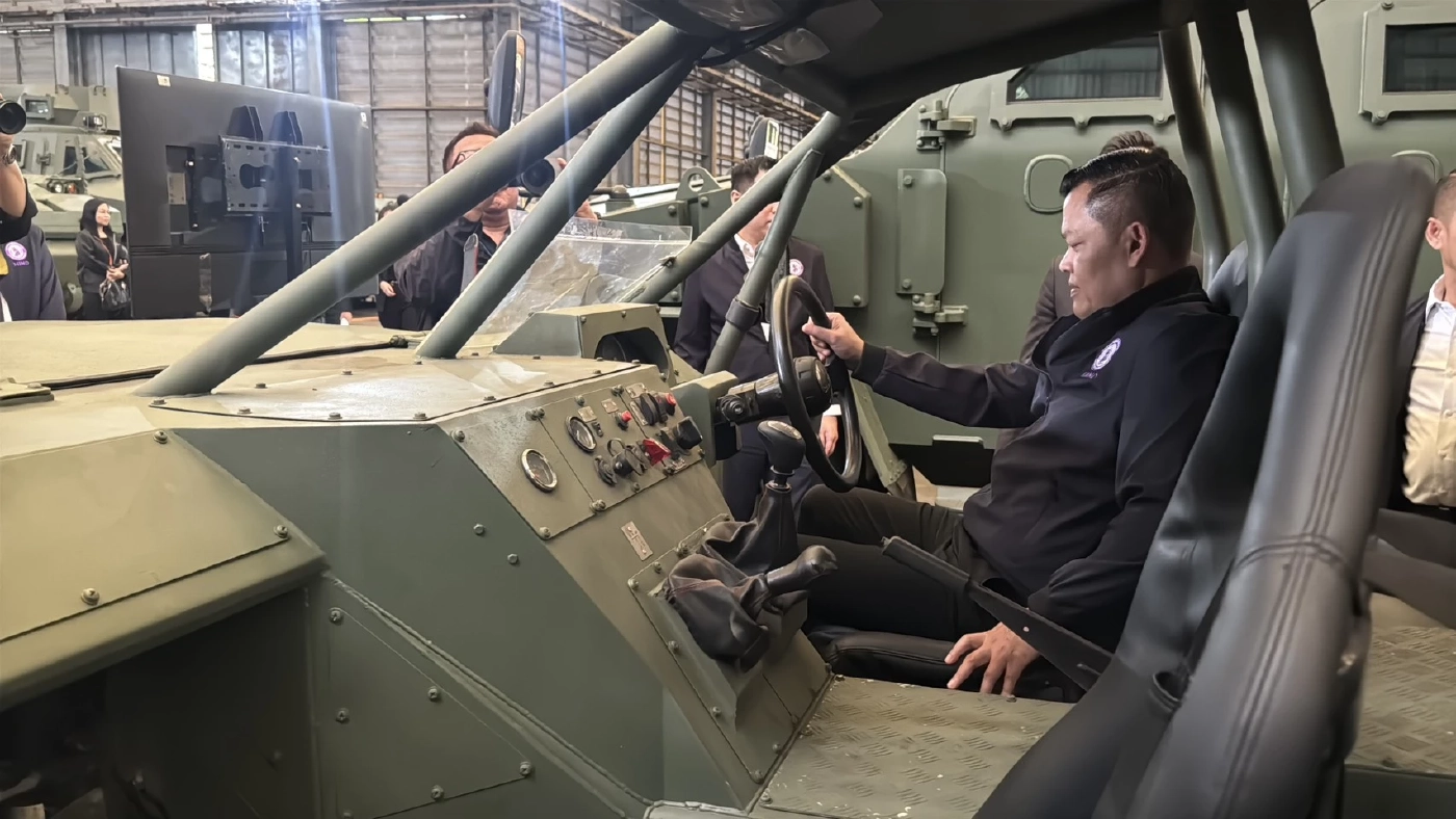 "รมต.ธนกร" เยี่ยมโรงงาน "มาดามรถถัง" ปลุกอุตสาหกรรมป้องกันประเทศ "ฝีมือคนไทย" ก้าวสู่เวทีโลก