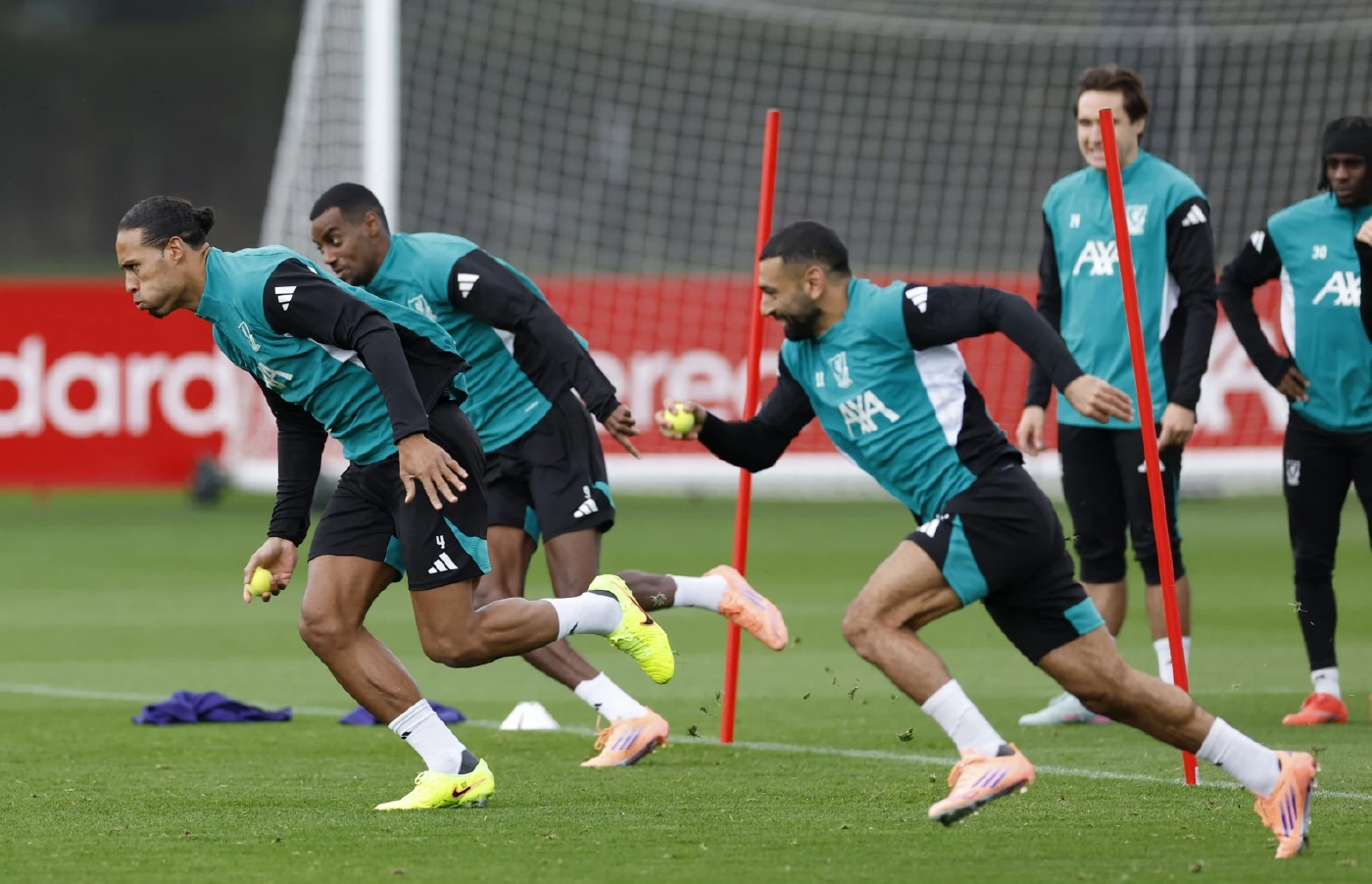 พรีวิว UCL: ลิเวอร์พูล เยือนแฟร้งค์เฟิร์ต ลุ้นกู้วิกฤตหลังแพ้ 4 นัด