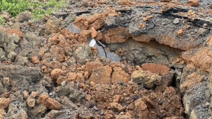 เหิมหนัก! คนร้ายดักวางระเบิดรถหุ้มเกราะลอยละลิ่ว 20 เมตร ดับ อส.