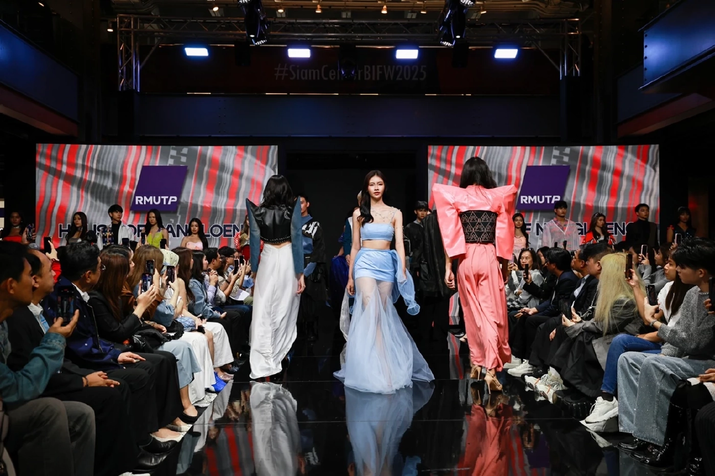 สยามเซ็นเตอร์ ร่วมกับ การท่องเที่ยวแห่งประเทศไทย และ เอปสัน ประเทศไทย  เปิดเวที Bangkok International Fashion Week 2025 –Visionary Stage at Siam Center สนับสนุนยังก์ดีไซเนอร์ ชูพลังไทยสร้างสรรค์จากผ้าไทยท้องถิ่นทั่วประเทศ