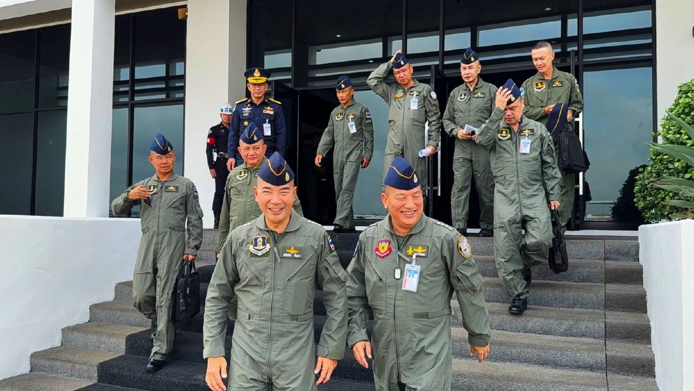 "บิ๊กคิม" ประเดิมตำแหน่ง "ผบ.ทอ." ตรวจเยี่ยมกองบิน 3 สระแก้ว ลั่นจะทำให้ดีที่สุด ให้การรบร่วม 2-3 เหล่าทัพ มีประสิทธิภาพ