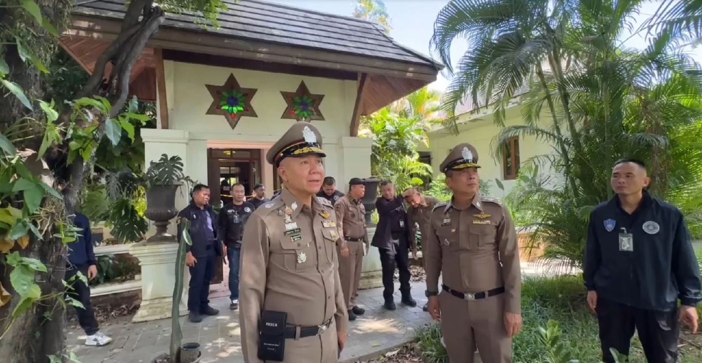 บุกทลาย "รังคอลเซ็นเตอร์ 20 ชาวจีน" เช่าพลูวิลล่าหรูราคา 90 ล้าน ติดแม่น้ำปิง