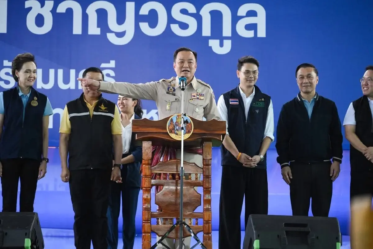 ปชช.กว่า 3 พันคน รอต้อนรับนายกฯอนุทิน ลงพื้นที่ชายแดนไทย–กัมพูชา