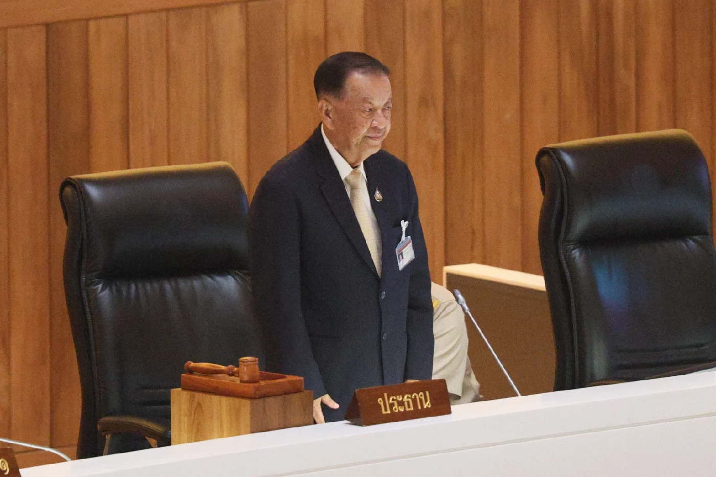 วันมูหะมัดนอร์ มะทา ประธานรัฐสภา