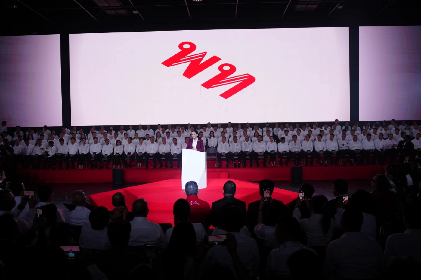 อุ๊งอิ๊ง โหมปลุกใจ ยกเครื่องเพื่อไทย ประกาศลั่น \"ดิฉันพร้อมสู้\"