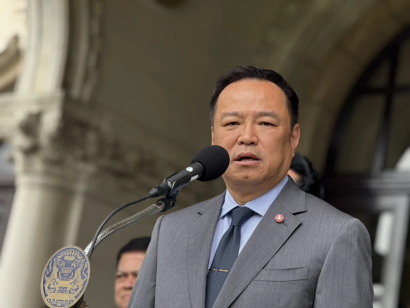 นายอนุทิน ชาญวีรกูล นายกรัฐมนตรี 