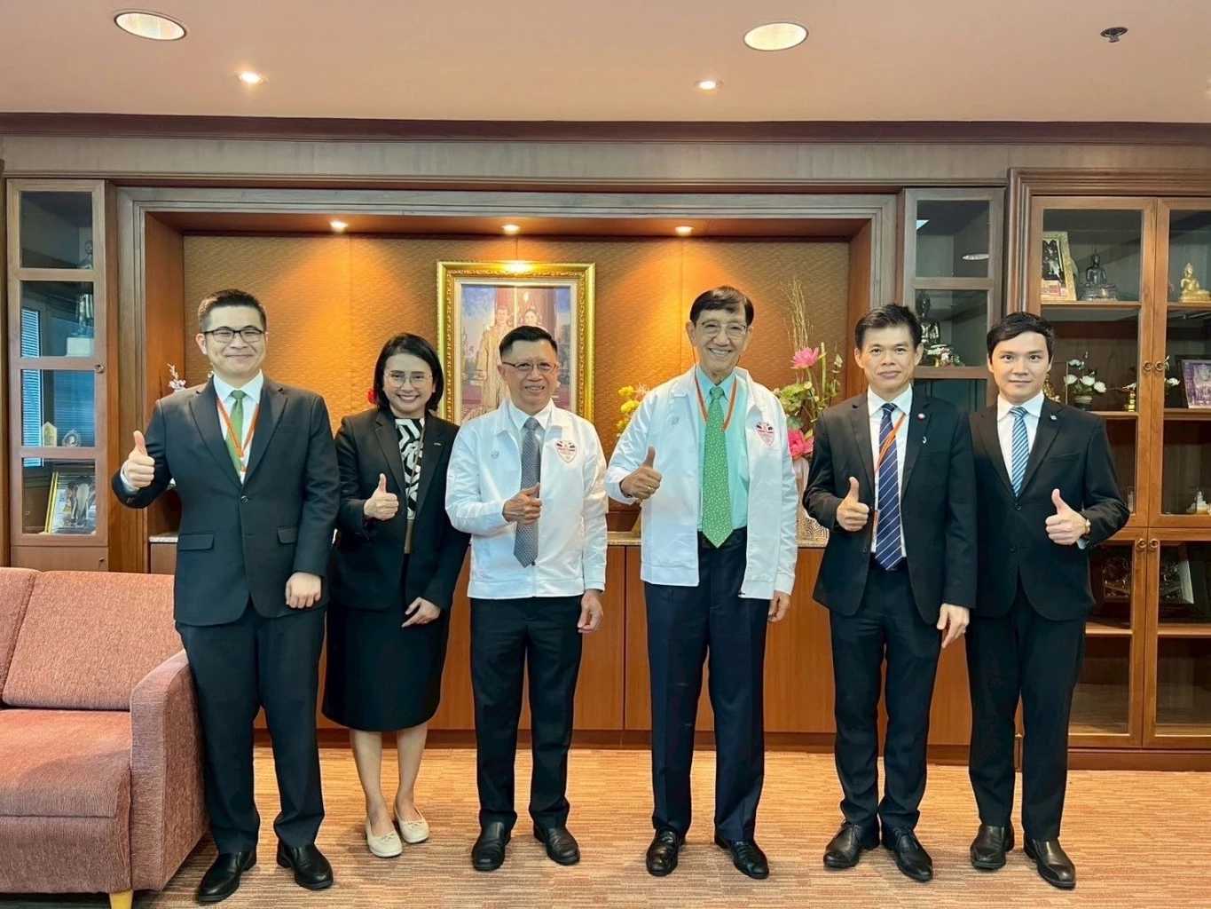 ชมรมฟุตบอลอัยการ เชิญ ปธ.ก.อ.ร่วมงานแข่งฟุตบอลเชื่อมสัมพันธ์