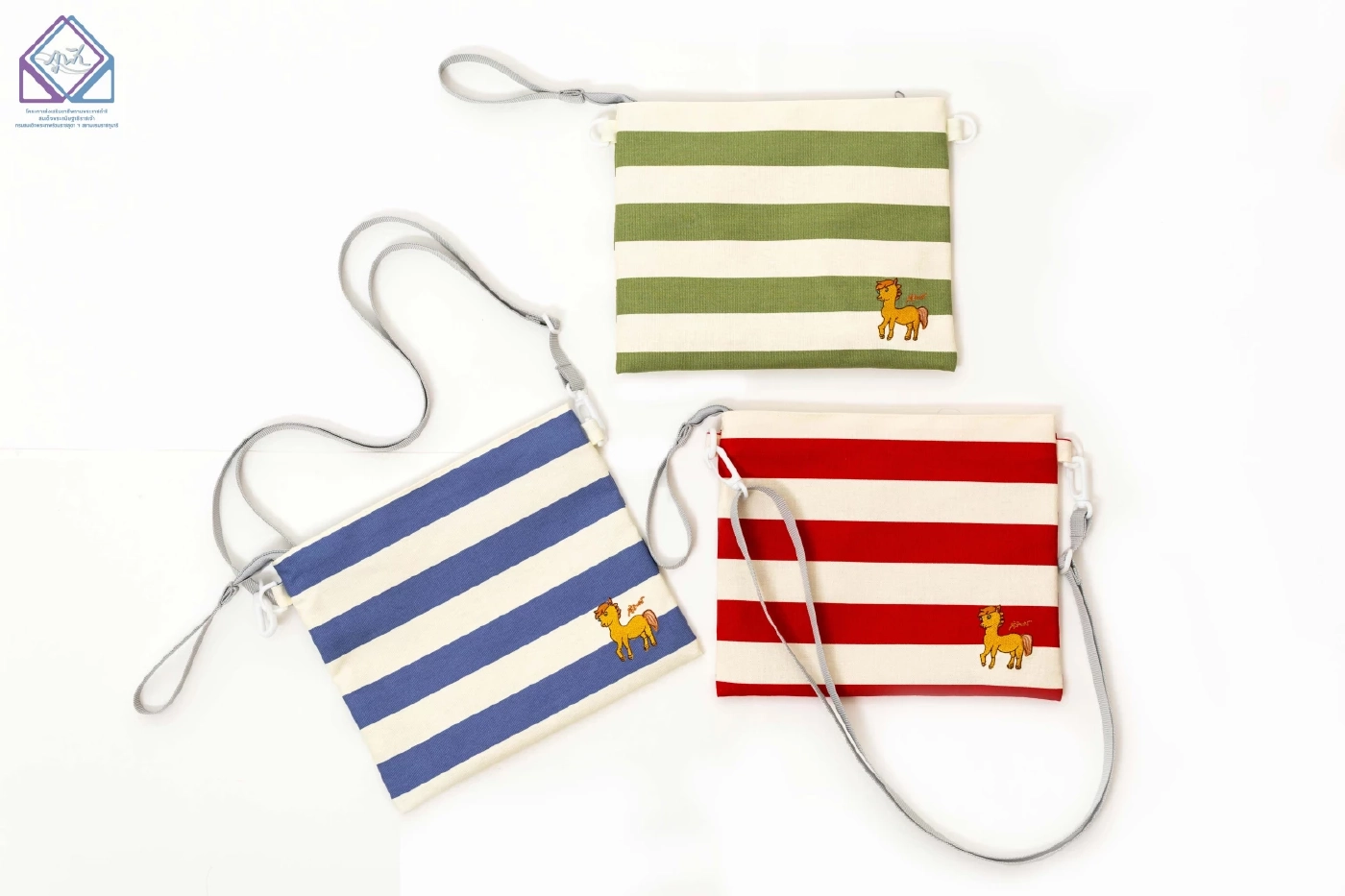 พรพระราชทาน "ปีมะเมีย": ร้านภูฟ้าชวนช้อปของขวัญอันเป็นสิริมงคล