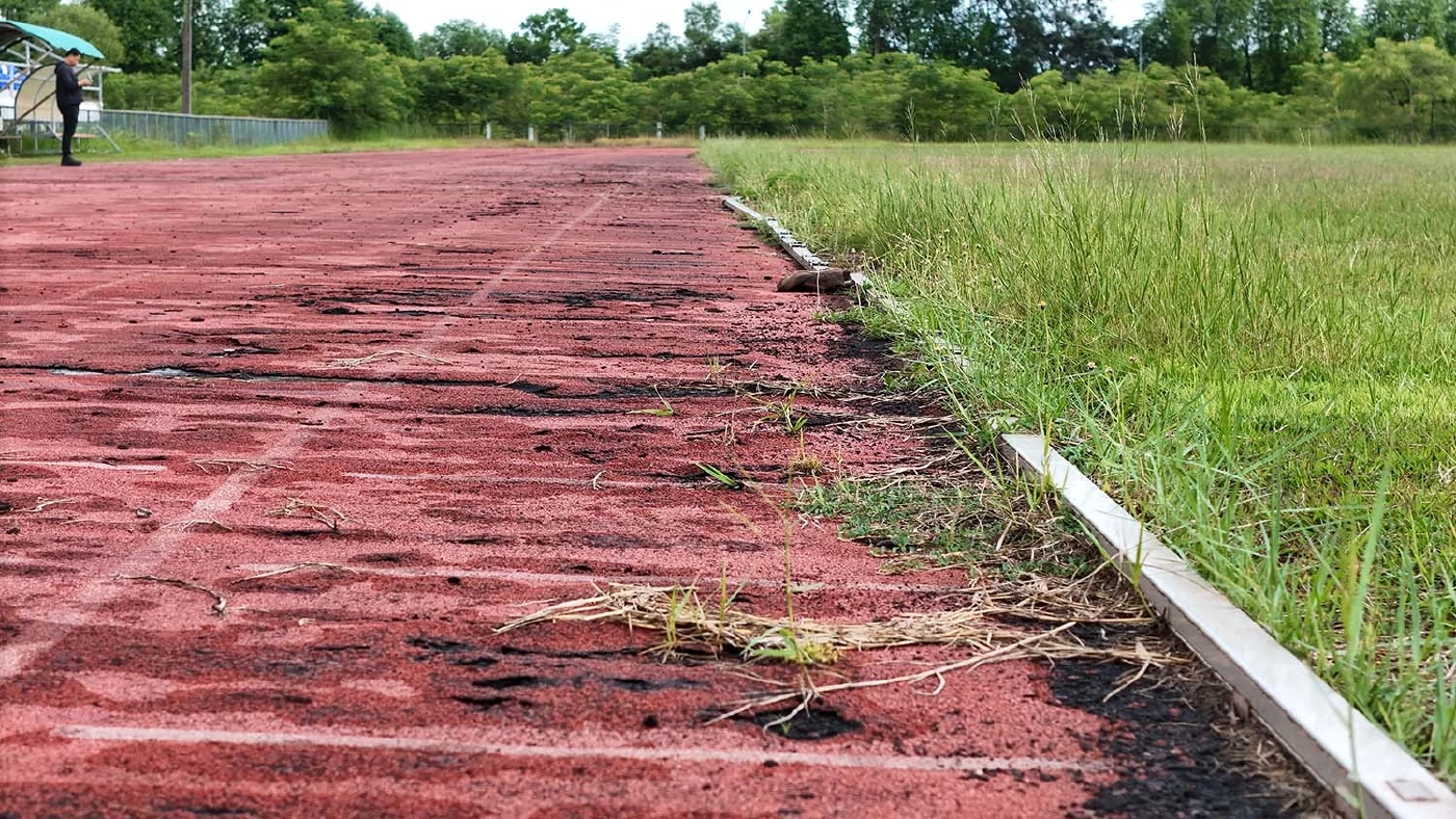 สุดเสียดาย สนามกีฬาฟุตบอล กกท. ปล่อยร้างกว่า 2 ปี ไม่มีงบซ่อม