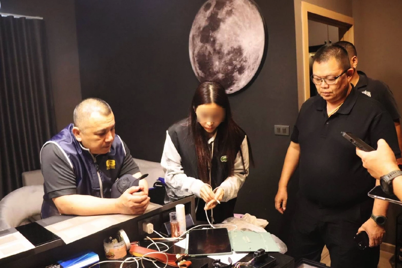 ตัดท่อเงินเทา เจ้าพ่อภาคใต้ ค้น 10 จุด ปิดเมืองหาดใหญ่ ทลายเครือข่ายเว็บพนัน "วัวชน-ไก่ชน"