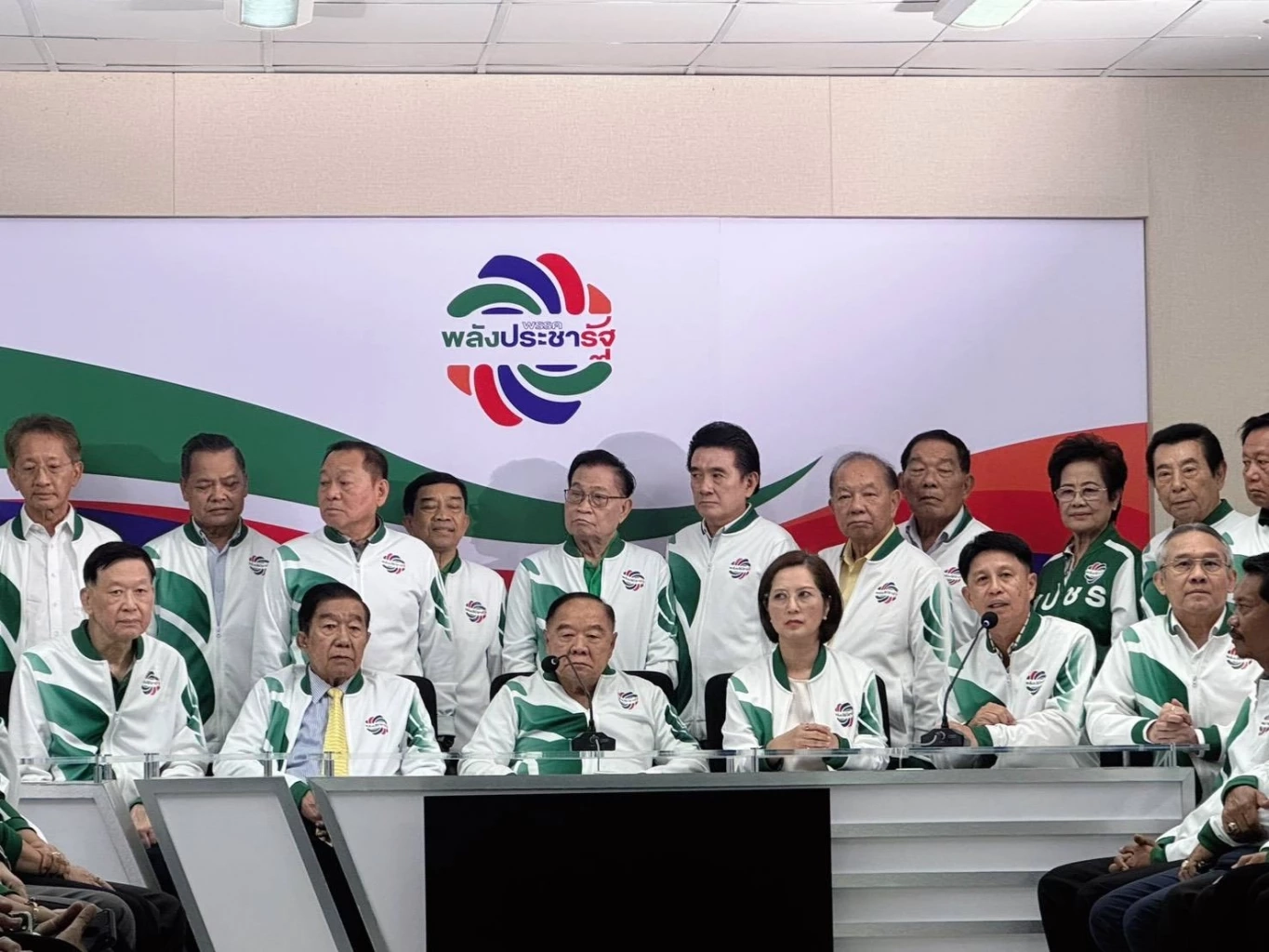 “ธรรมรักษ์” คัมแบ็กการเมือง ผงาดที่ พปชร.ตั้งเป้า 50-60 สส.