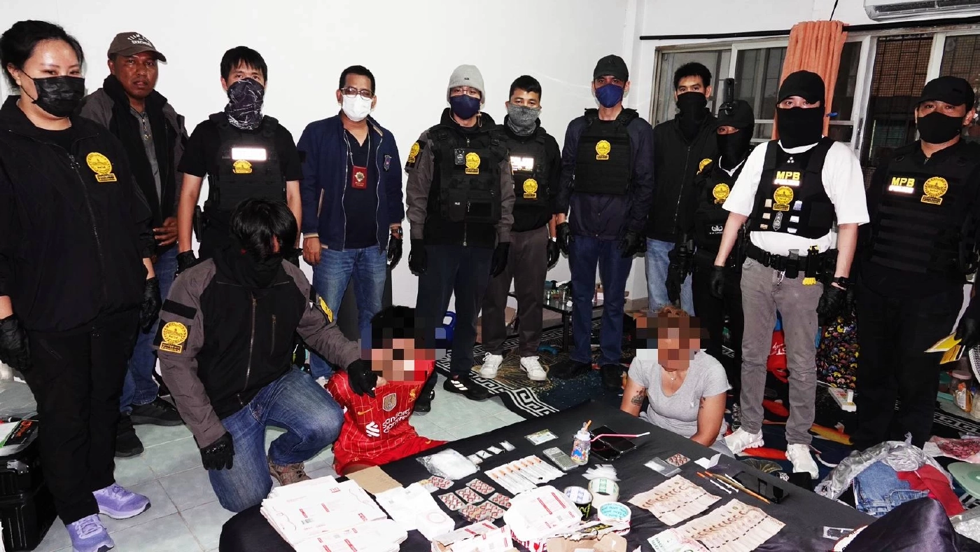 เปิดคลิป! \"หมอกอล์ฟ\" บริการเดลิเวอรี่ ส่งด่วนฉีดยาเสพติดให้ลูกค้าถึงเตียง