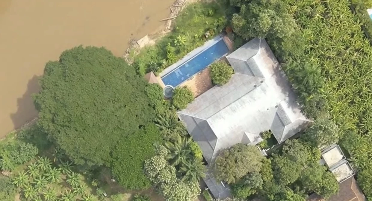 บุกทลาย "รังคอลเซ็นเตอร์ 20 ชาวจีน" เช่าพลูวิลล่าหรูราคา 90 ล้าน ติดแม่น้ำปิง