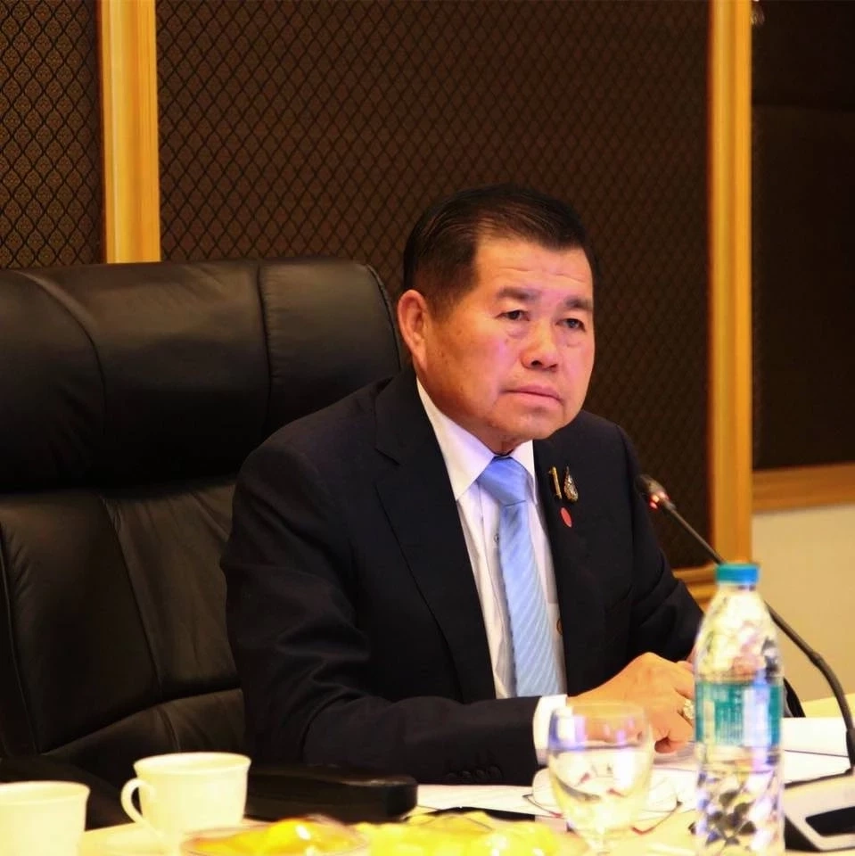 นายนิพนธ์ บุญญามณี