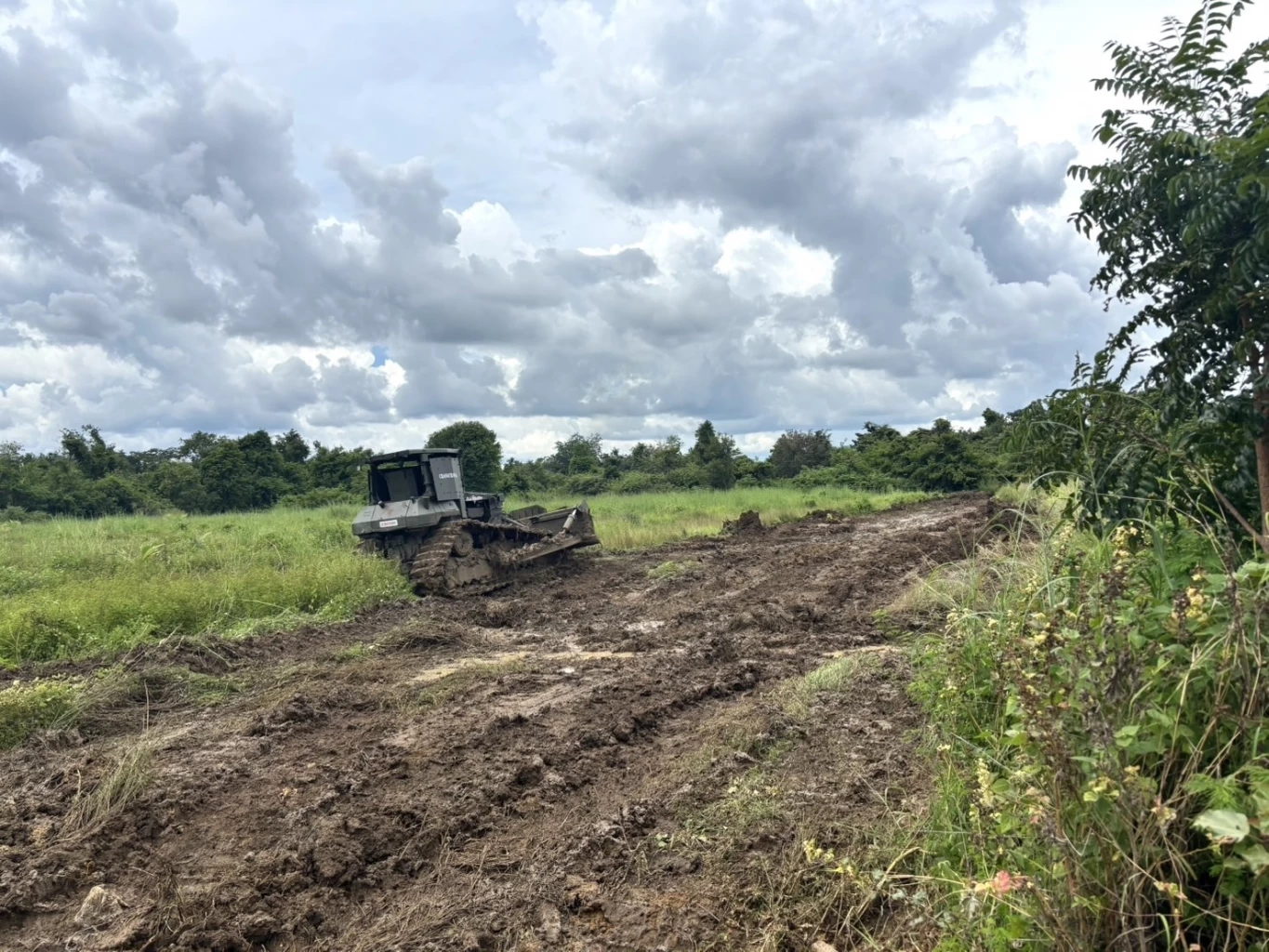 กัมพูชาขนสื่อเข้าหนองหญ้าแก้ว ปลุกระดมบิดเบือน ให้ไทยปล่อยเชลย