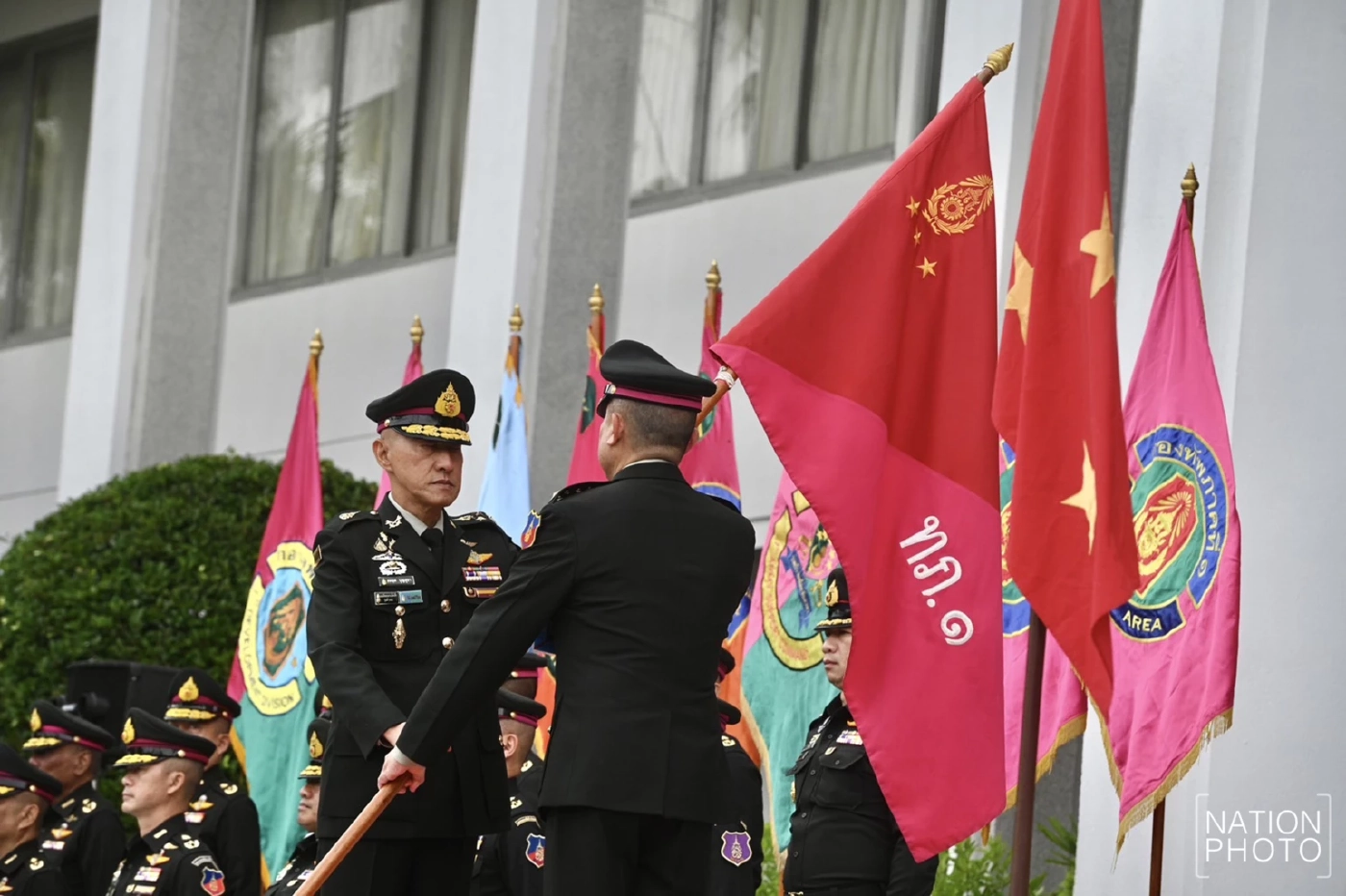 ทัพภาคที่ 1 จัดพิธีส่งมอบหน้าที่ “แม่ทัพใหญ่” ส่งไม้ “แม่ทัพไก่”