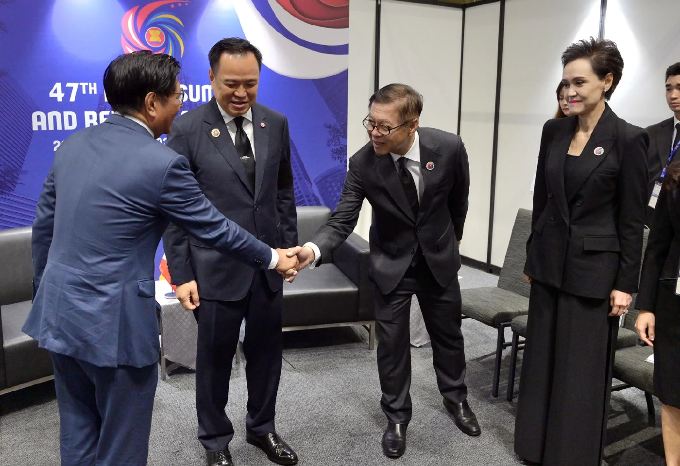 "ปธน.ฟิลิปปินส์" ถวายความอาลัยแด่ "สมเด็จพระพันปีหลวง" เสด็จสวรรคต