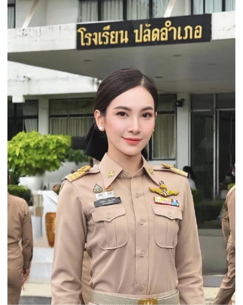 ผู้กองแคท  ร้อยตำรวจเอกอาทิติยา​ เบ็ญจะ​ปัก