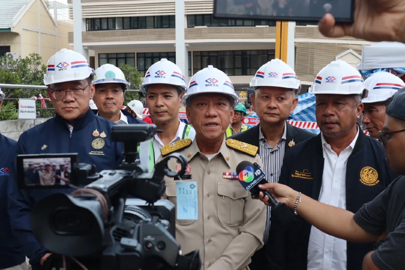 พิพัฒน์ รัชกิจประการ รองนายกรัฐมนตรี และรัฐมนตรีว่าการกระทรวงคมนาคม