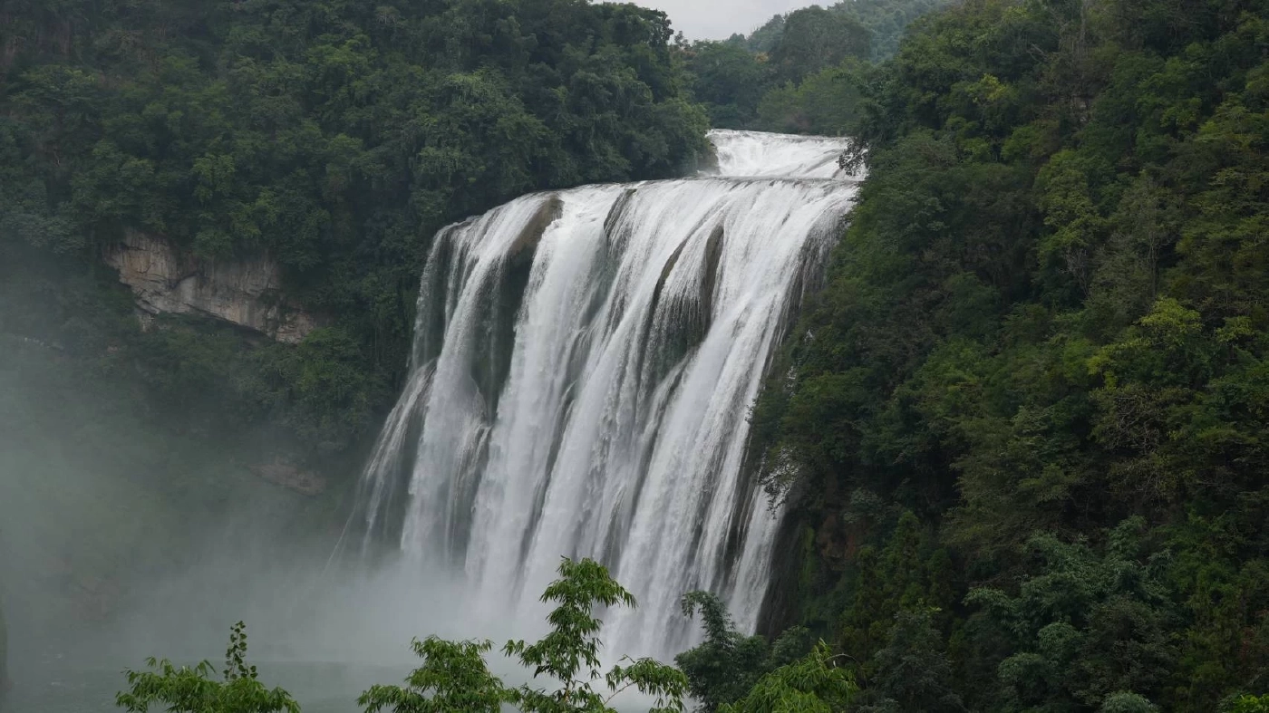 \"น้ำตกหวงกั่วซู่\" ใหญ่ที่สุดในจีน \"มณฑลกุ้ยโจว\" ยิ่งชมยิ่งสวย